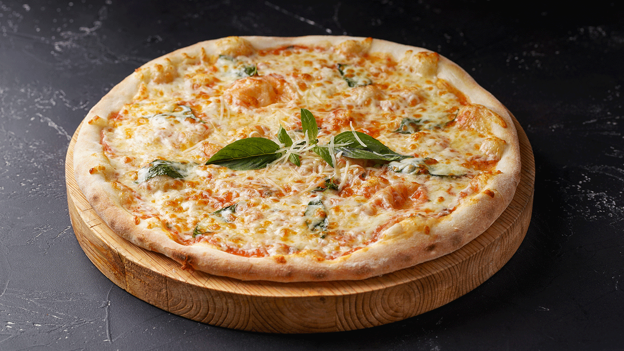 dört peynirli pizza